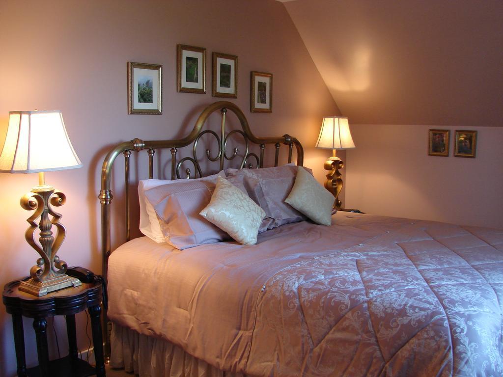 Tidal Watch Inn St. Martins Room photo
